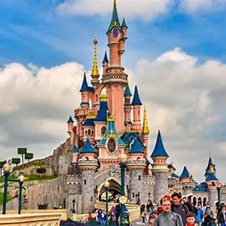 Cosy - Disneyland Paris